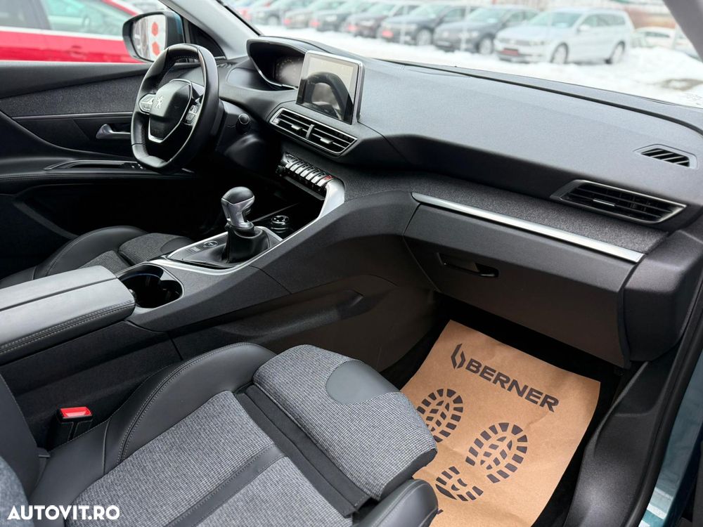 Peugeot 5008 PureTech 130 Stop & Start Allure - 32