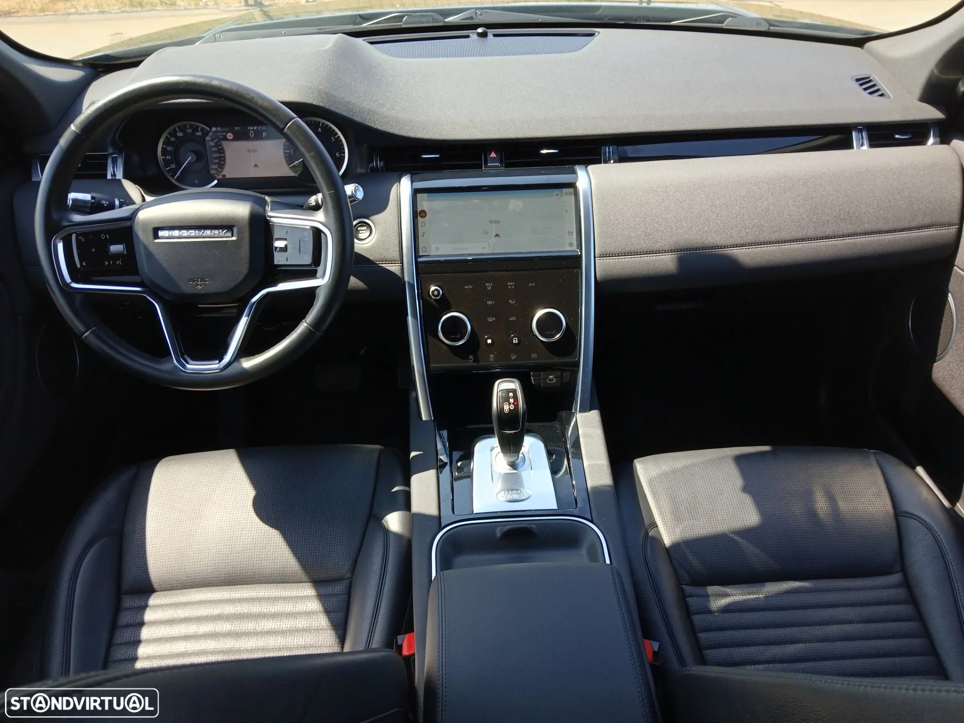Land Rover Discovery Sport 1.5 I3 P300e AWD R-Dynamic SE - 23