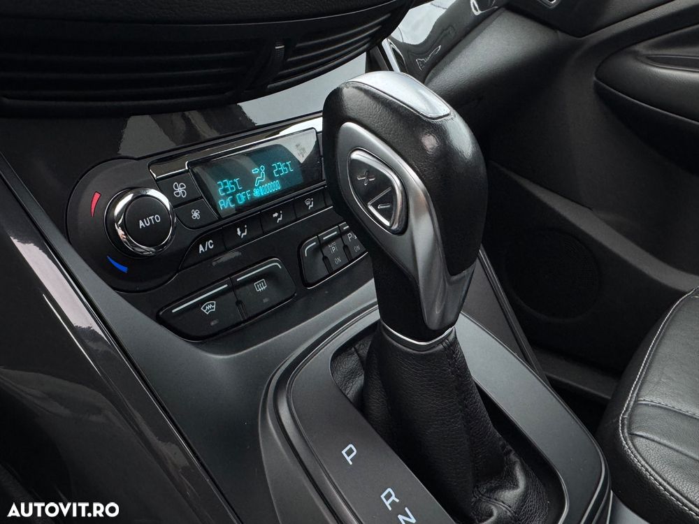 Ford Kuga - 32
