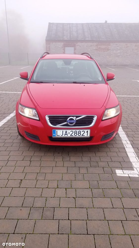 Volvo V50 D2 Momentum - 1