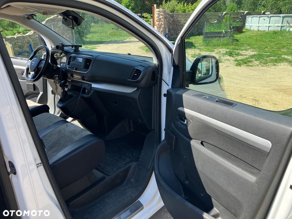 Opel Vivaro C - 8