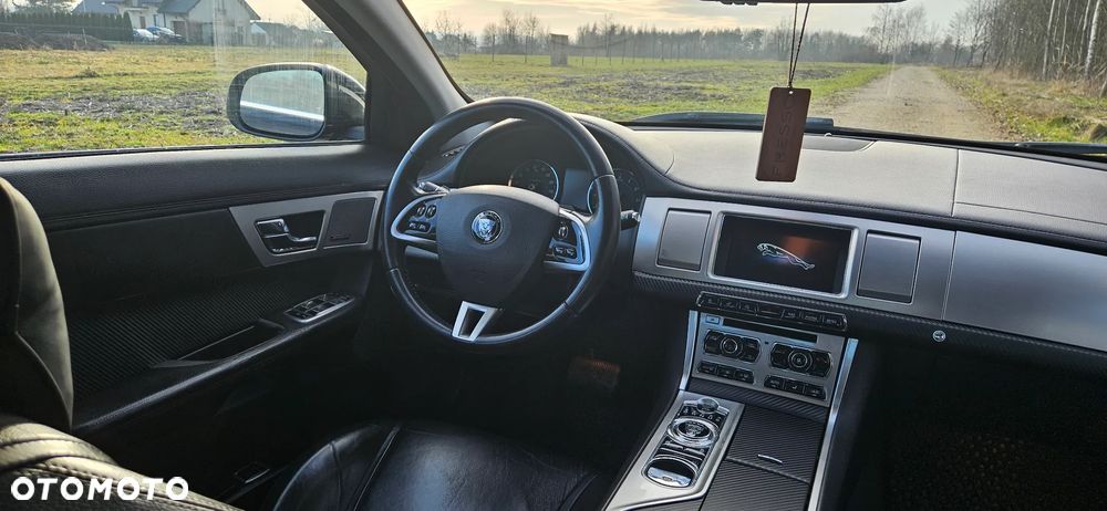 Jaguar XF 2.0 T Premium Luxury - 16