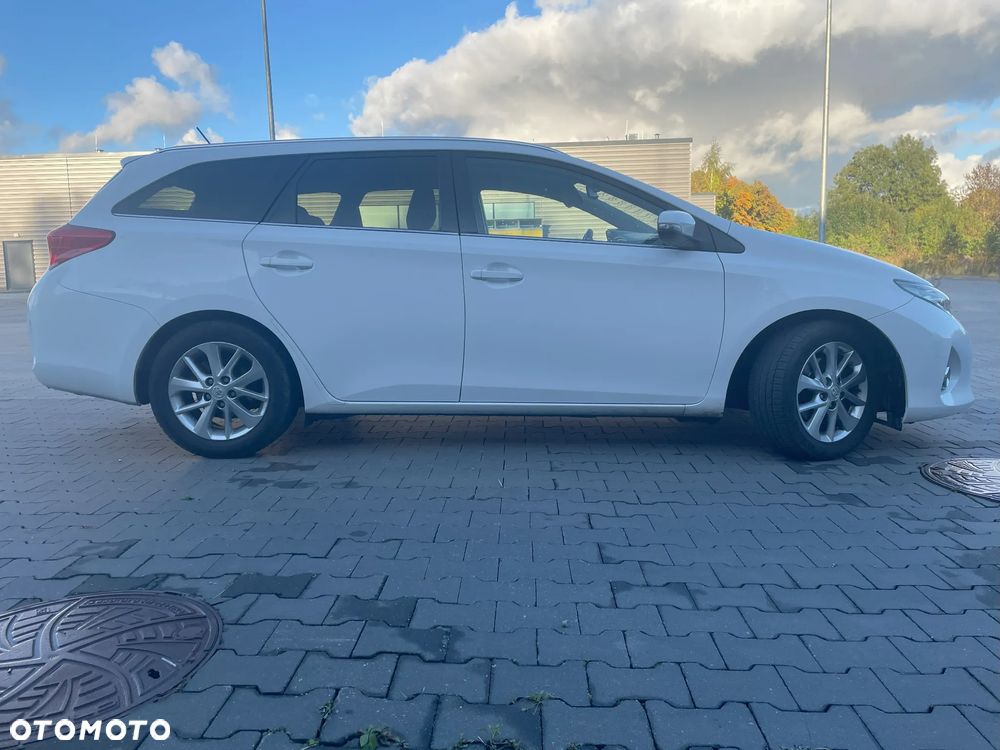 Toyota Auris 2.0 D-4D Touring Sports Comfort - 6