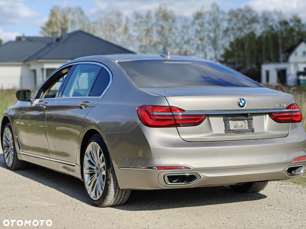 BMW Seria 7 750Li Edition Exclusive - 26