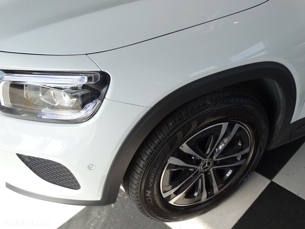 Mercedes-Benz GLB - 4