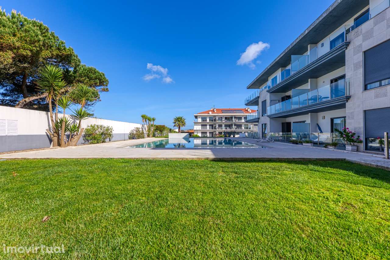 Apartamento T2, piscina e lugar de estacionamento - S Martinho Porto - Grande imagem: 2/43