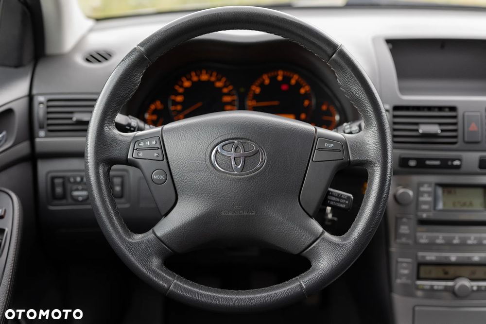 Toyota Avensis 2.0 VVT-i Executive - 19