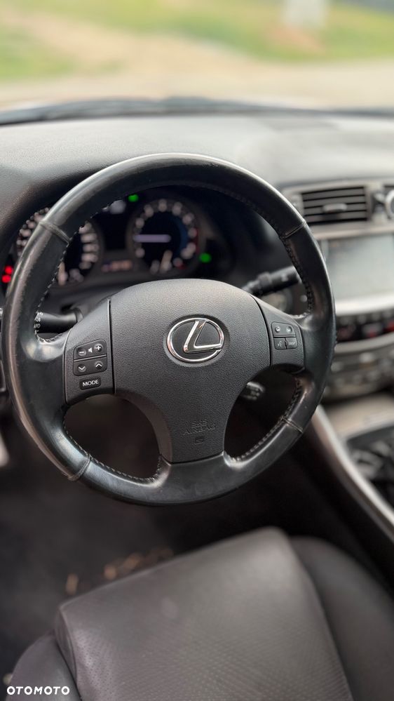 Lexus IS 250 Prestige - 9
