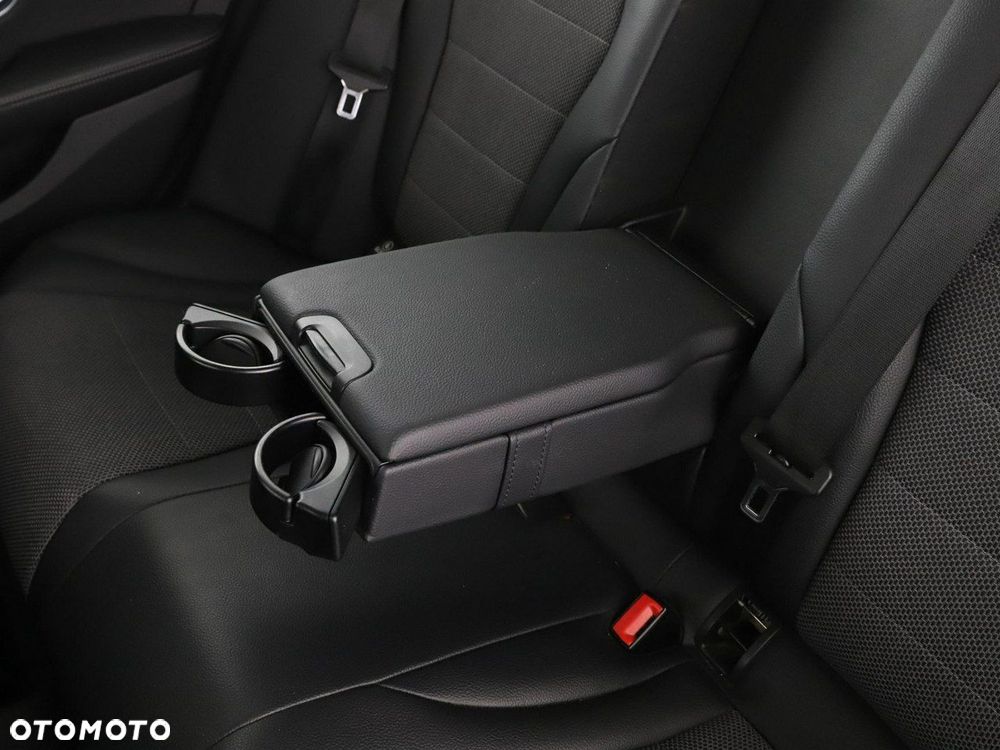 Mercedes-Benz Klasa C 180 - 39