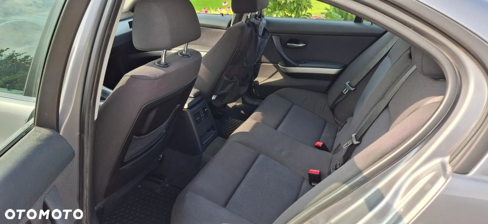BMW Seria 3 318i - 7