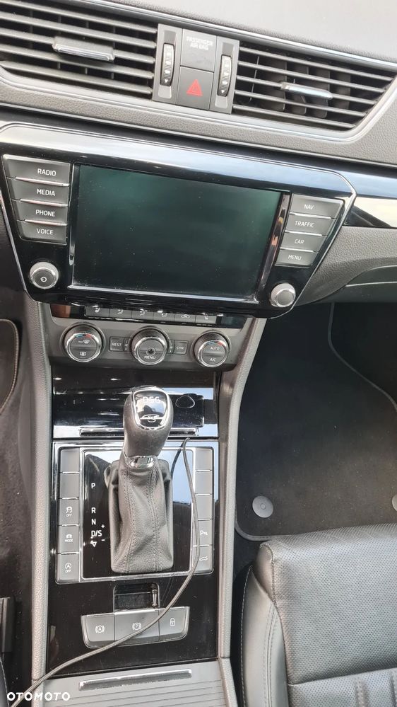 Skoda Superb 2.0 TSI L&K DSG - 13