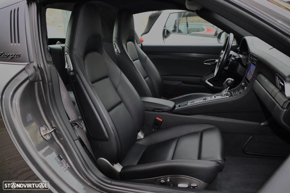 Porsche 911 (991) Targa 4 GTS PDK - 46