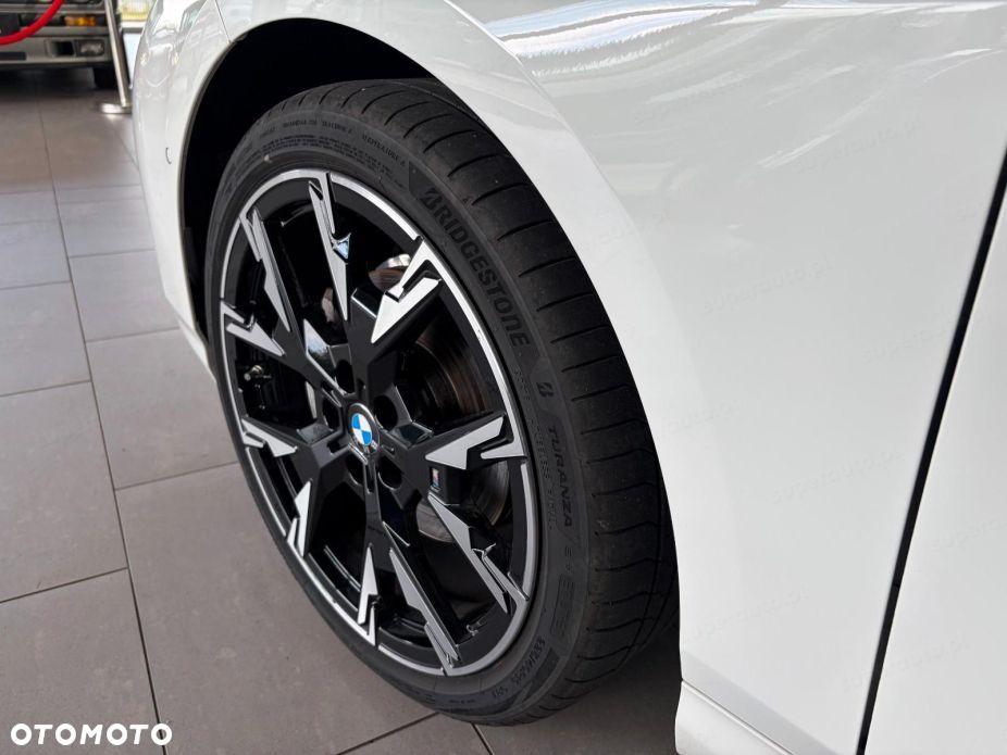 BMW Seria 1 120 mHEV - 19