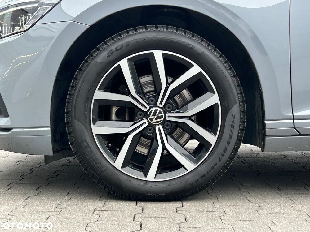 Volkswagen Passat - 37