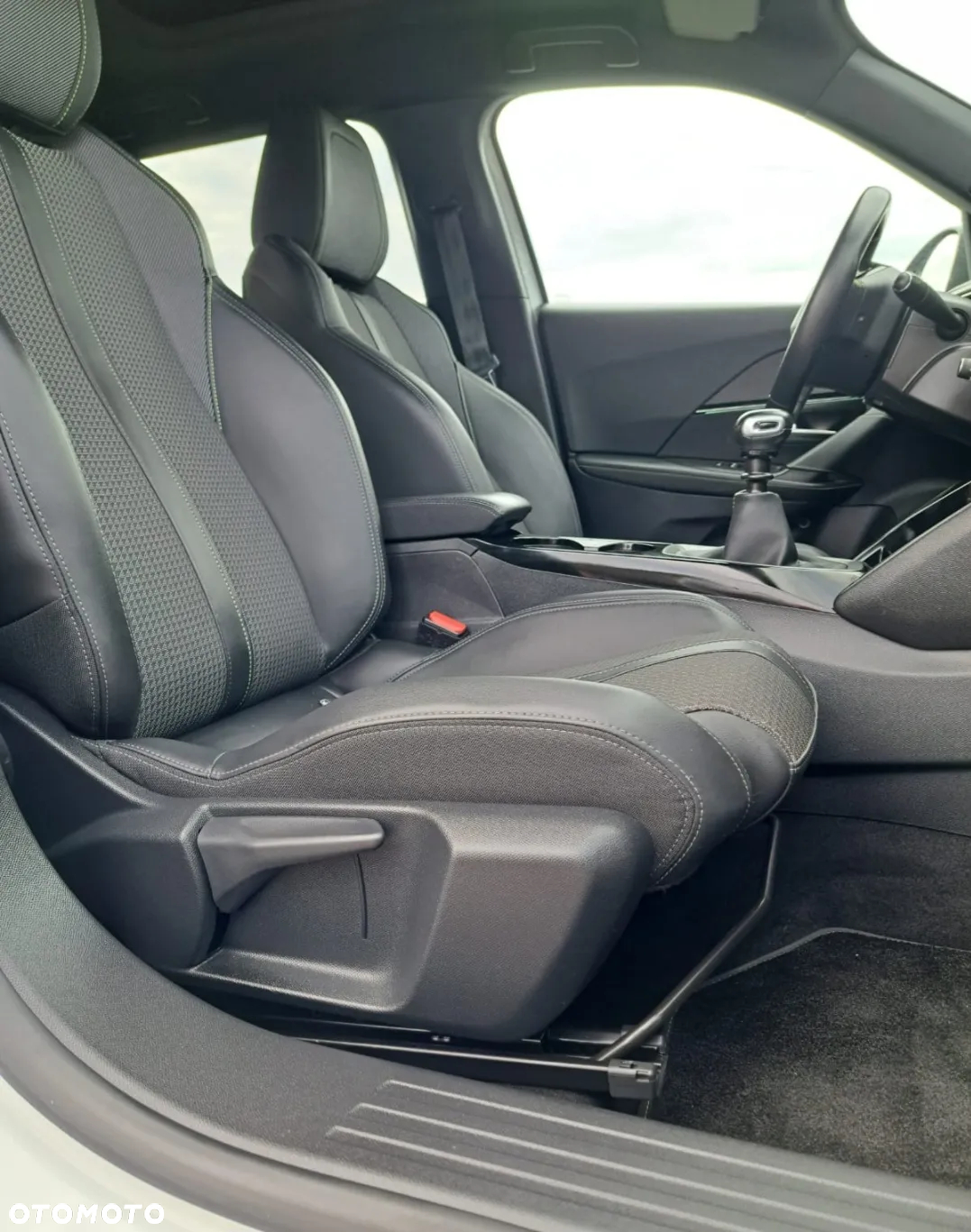 Peugeot 2008 1.5 BlueHDi GT S&S - 13
