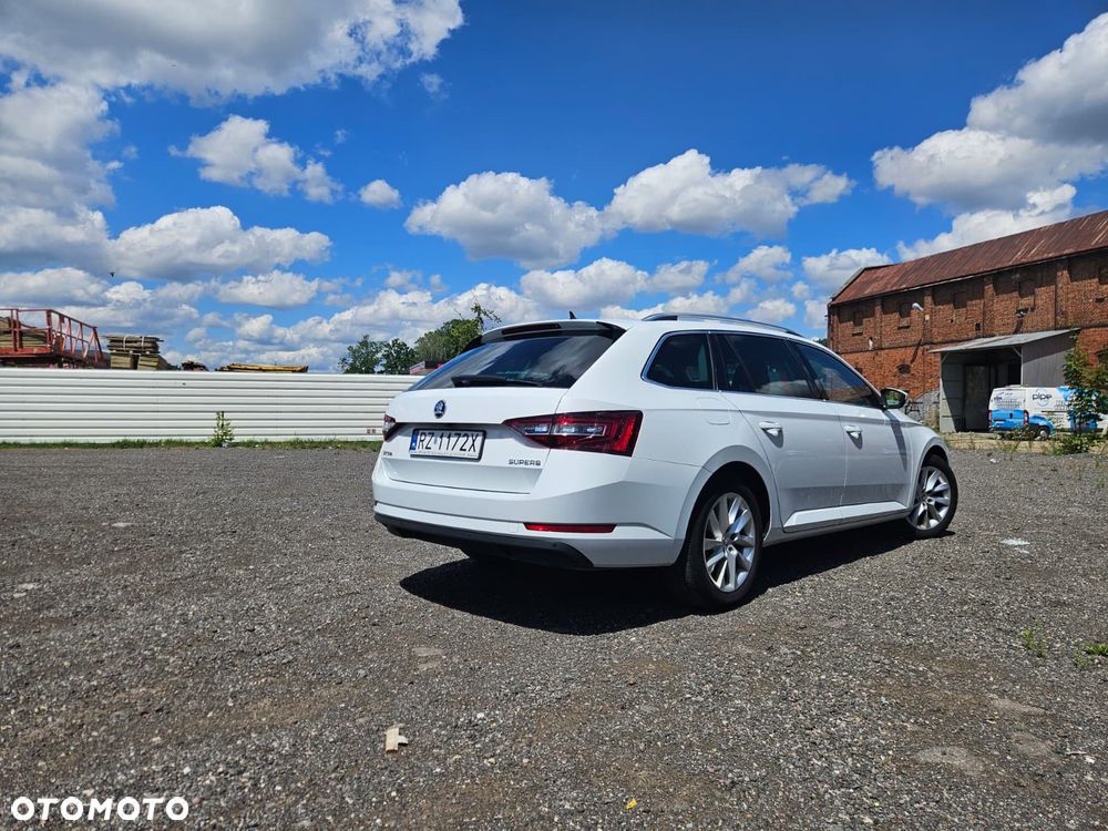 Skoda Superb 2.0 TDI SCR Ambition DSG - 5