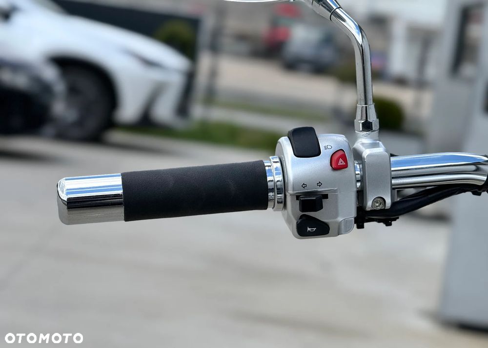 Suzuki VL 800 Volusia - Boulevard C50 - 9