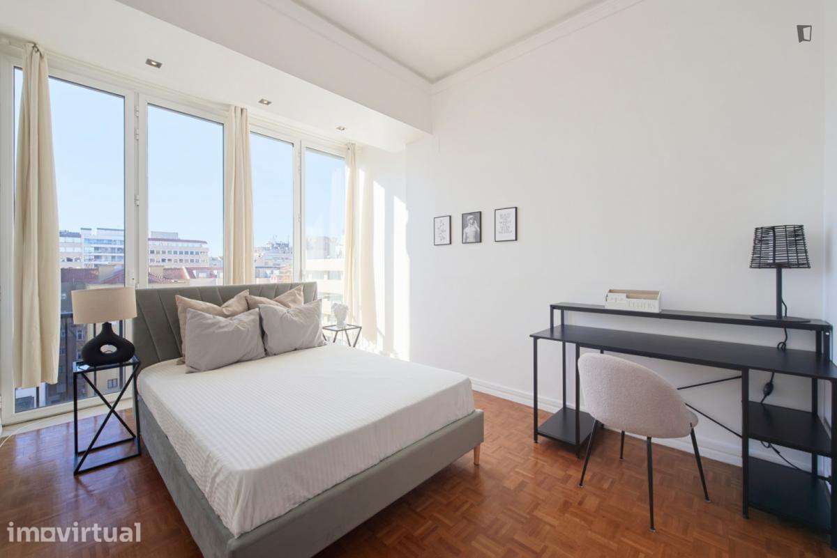 Quarto - localizado em Entrecampos Lisbon - Grande imagem: 2/37