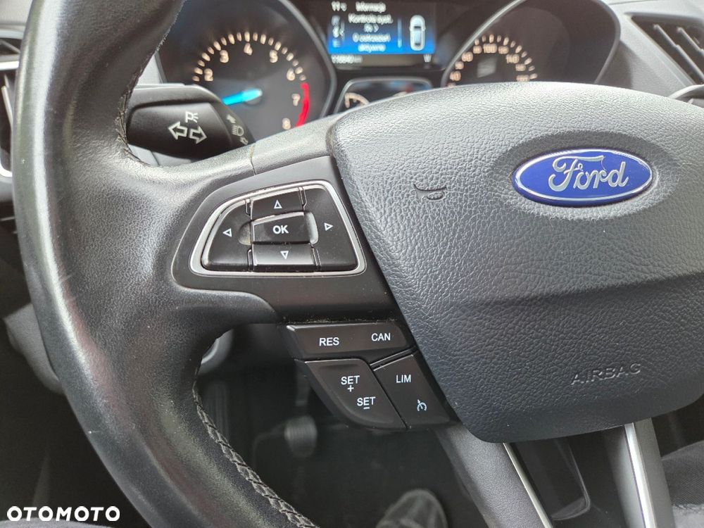 Ford Kuga 1.5 EcoBoost 2x4 Titanium - 16