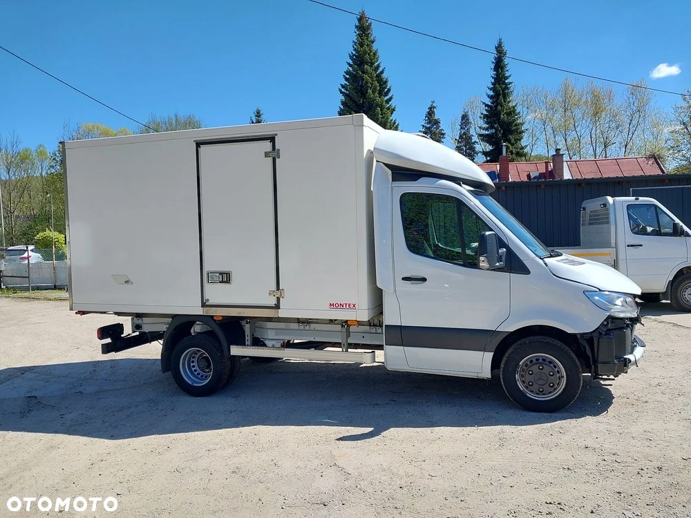 Mercedes-Benz Sprinter - 1