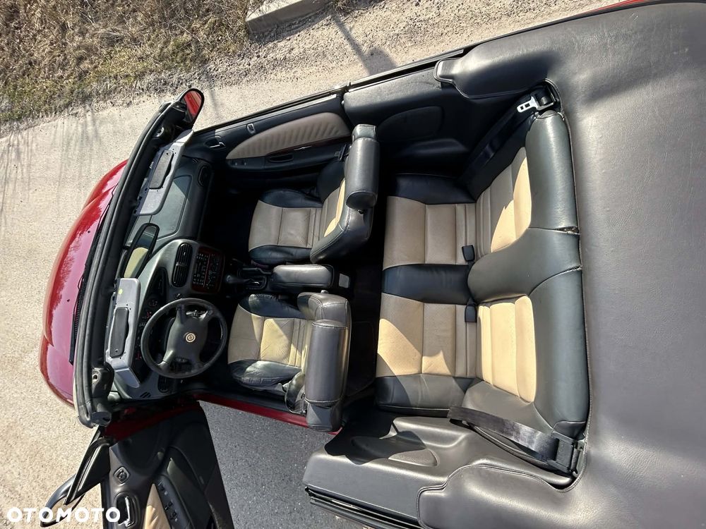 Chrysler Stratus - 7