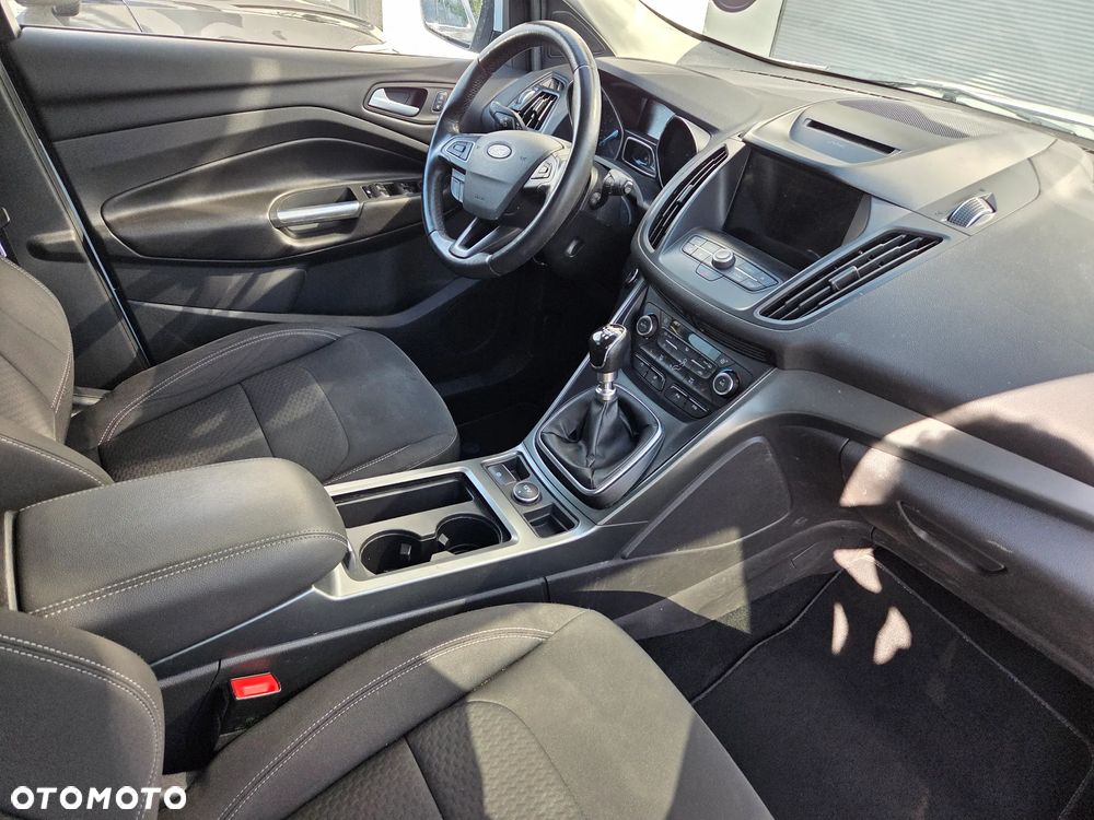 Ford Kuga 1.5 EcoBoost 2x4 Titanium - 11