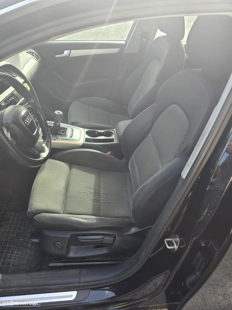 Audi A4 Avant 2.0 TDI Advance - 9