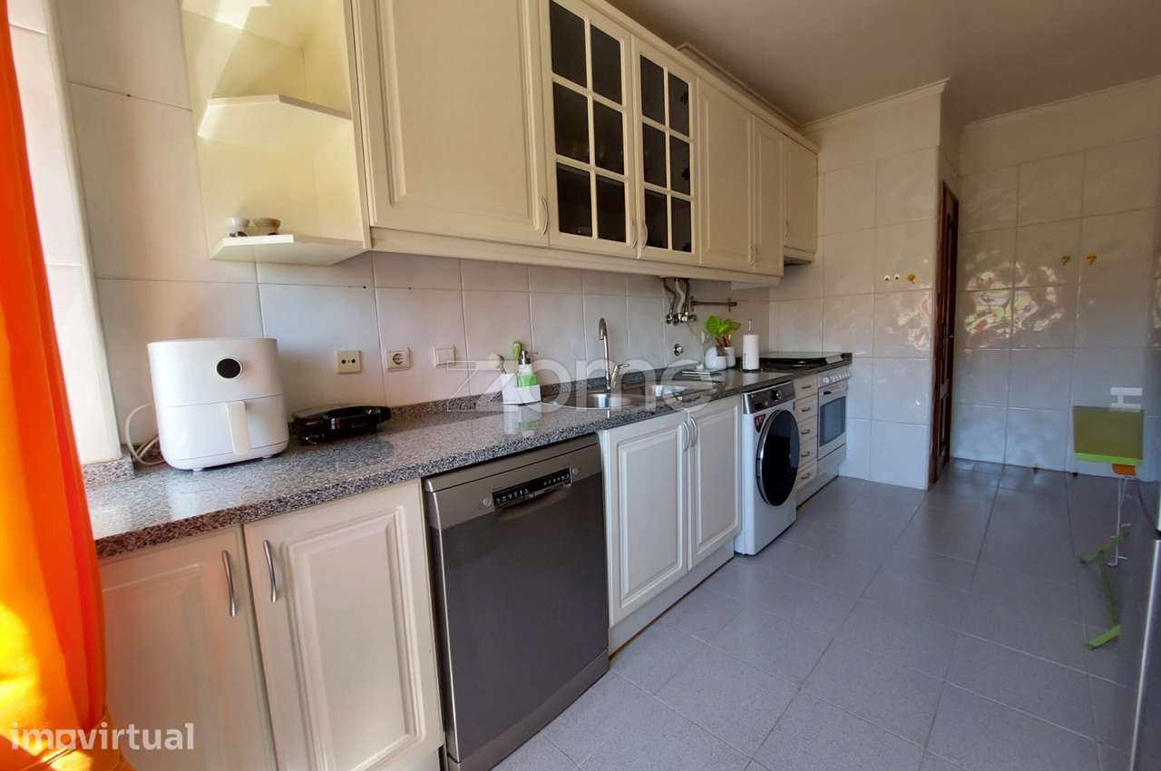Apartamento T2 com box para arrendar na Ribeirada - Grande imagem: 2/20