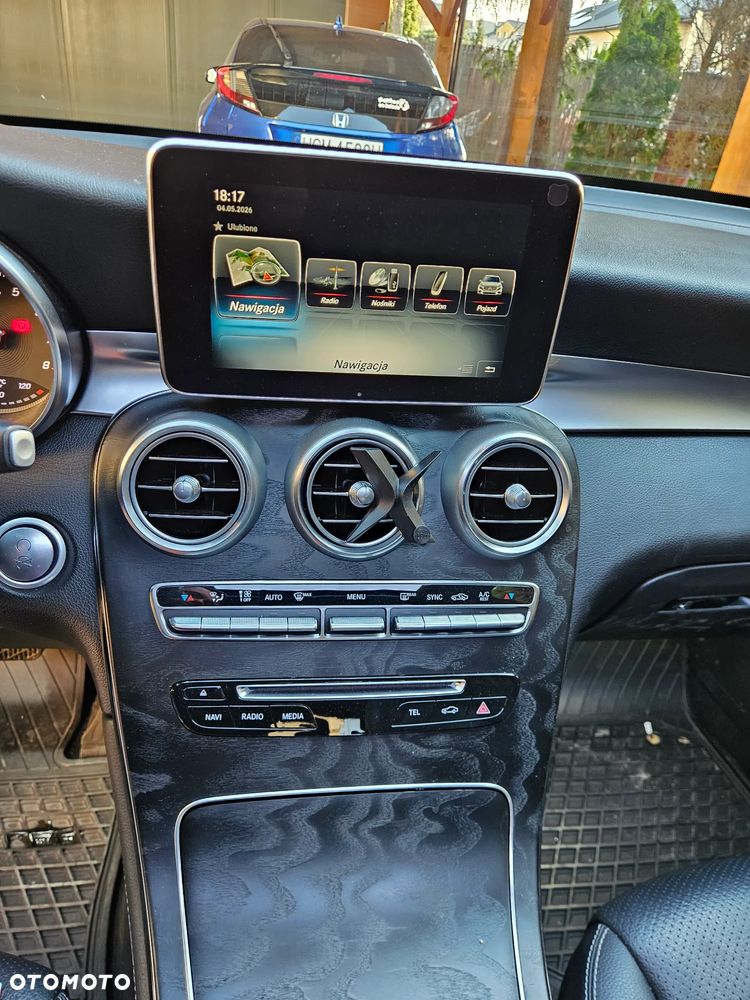 Mercedes-Benz GLC 300 4Matic 9G-TRONIC AMG Line - 8