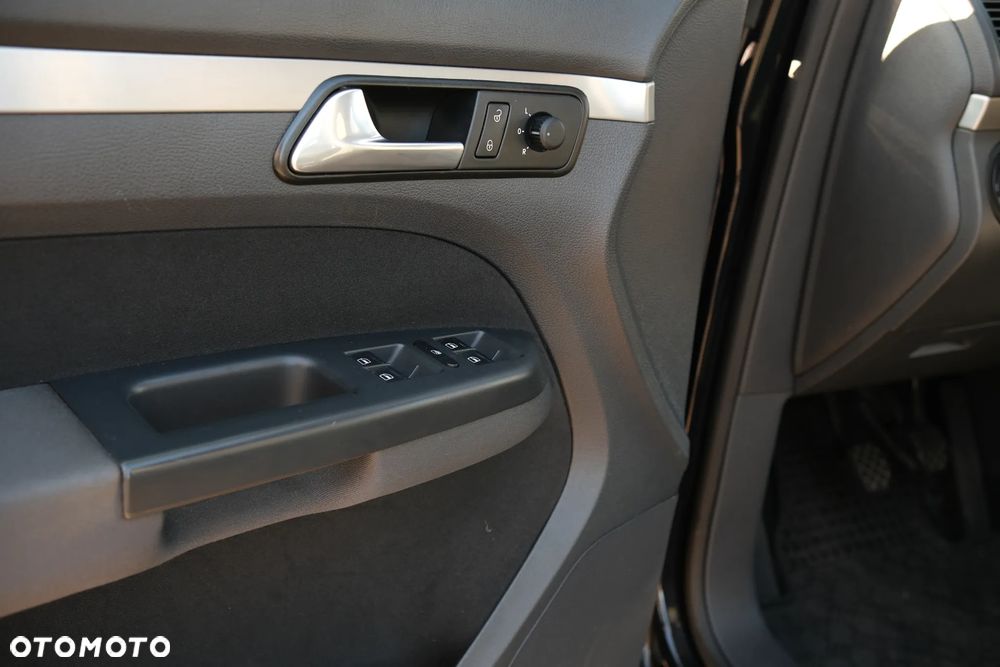 Volkswagen Touran 2.0 TDI DPF Highline - 17