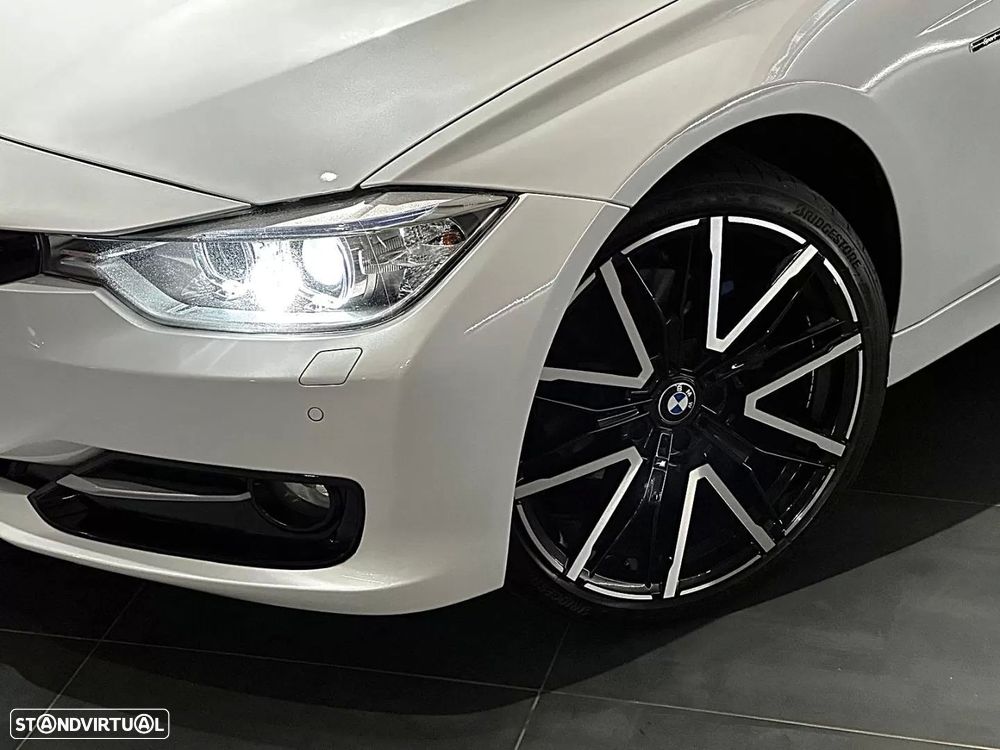 BMW 318 d Line Sport - 16