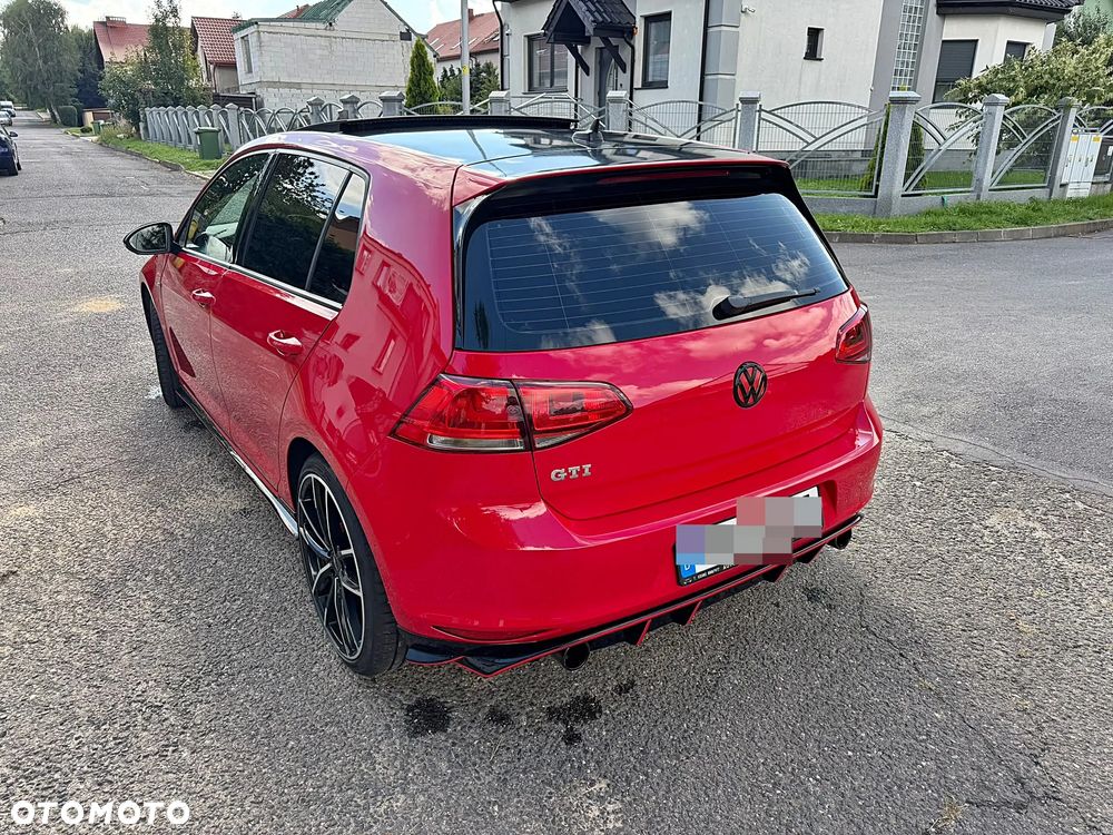 Volkswagen Golf - 8