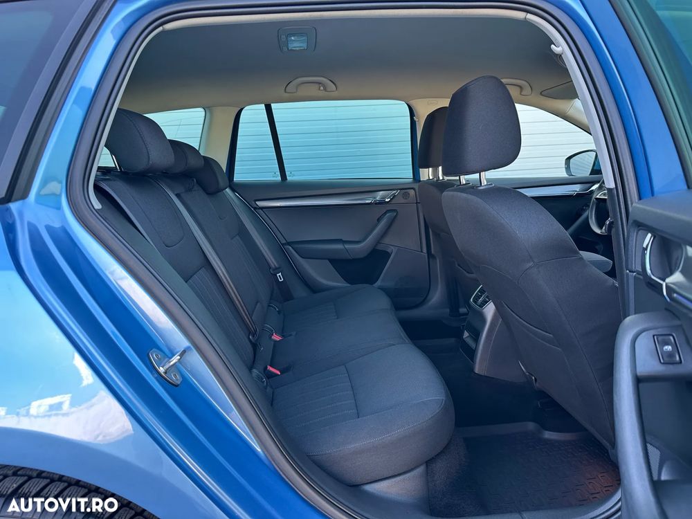Skoda Octavia 2.0 TDI DSG Style - 10
