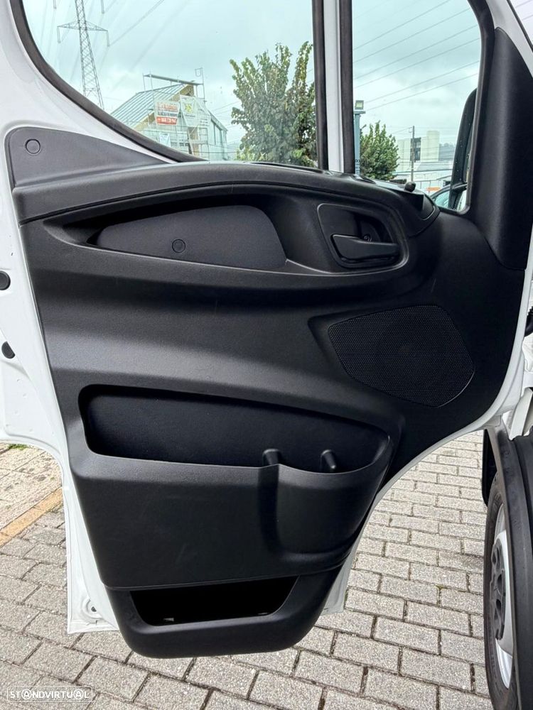 Iveco Daily 2.3 35S14V 4100 18m3 - 17