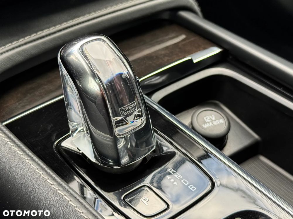 Volvo XC 90 - 31
