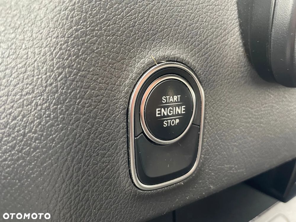 Mercedes-Benz Sprinter - 30