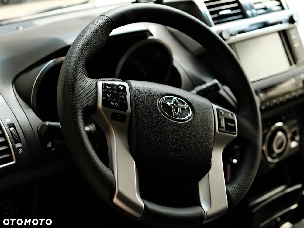 Toyota Land Cruiser LC 3.0 D-4D Premium - 10