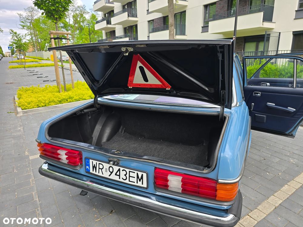 Mercedes-Benz W123 - 13