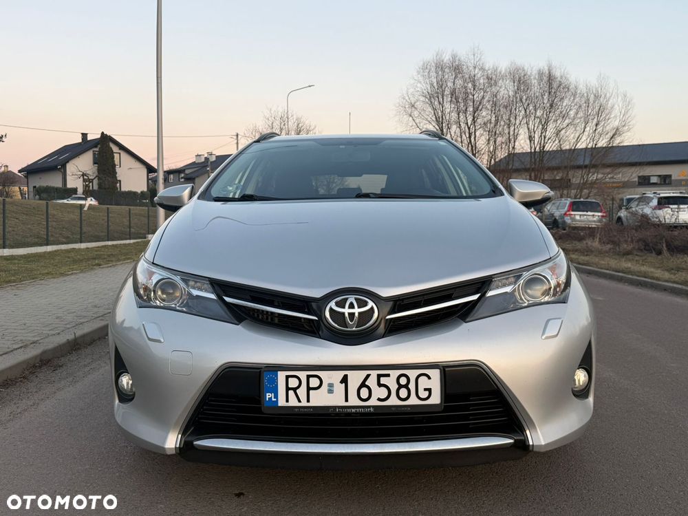 Toyota Auris 1.4 D-4D Life Plus - 3