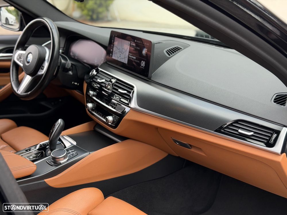 BMW 520 e Pack M - 10