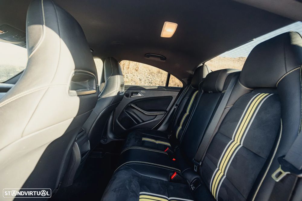 Mercedes-Benz CLA 220 - 35