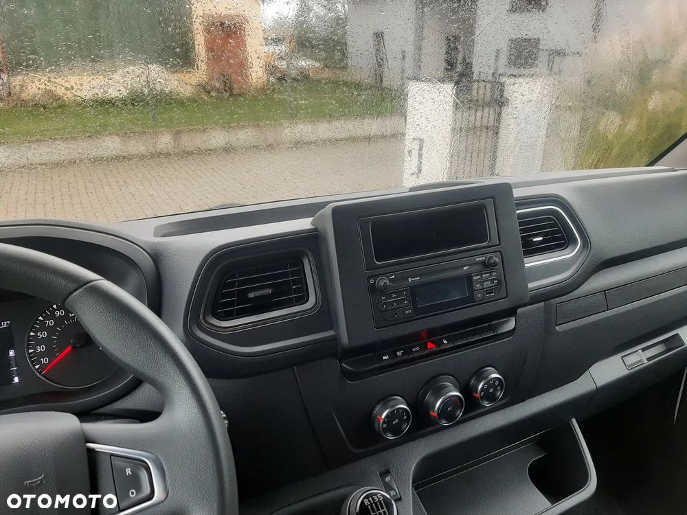 Renault Master IV stan idealny 10 pal - 9