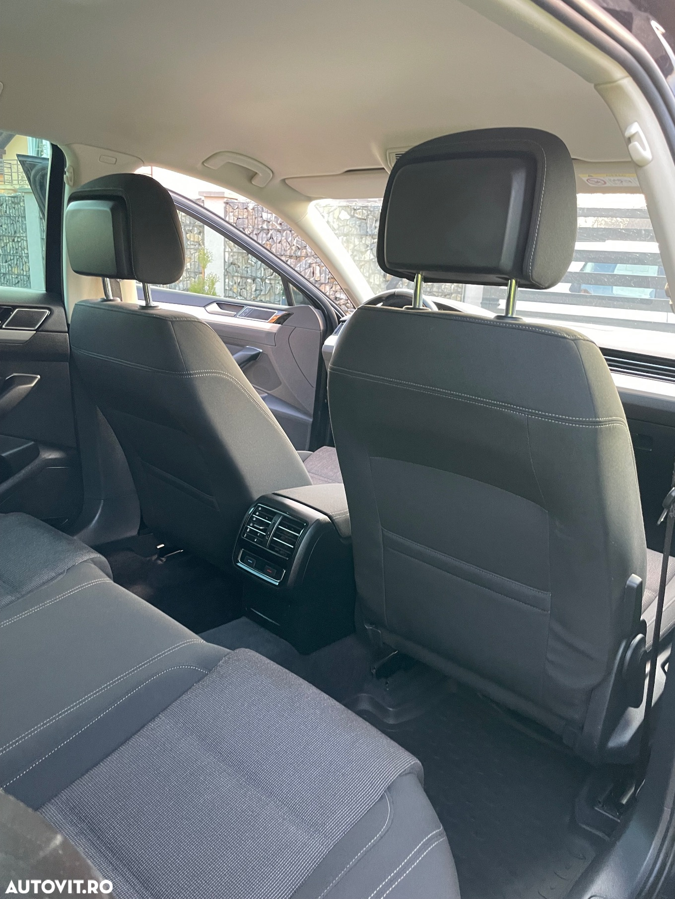 Volkswagen Passat - 13