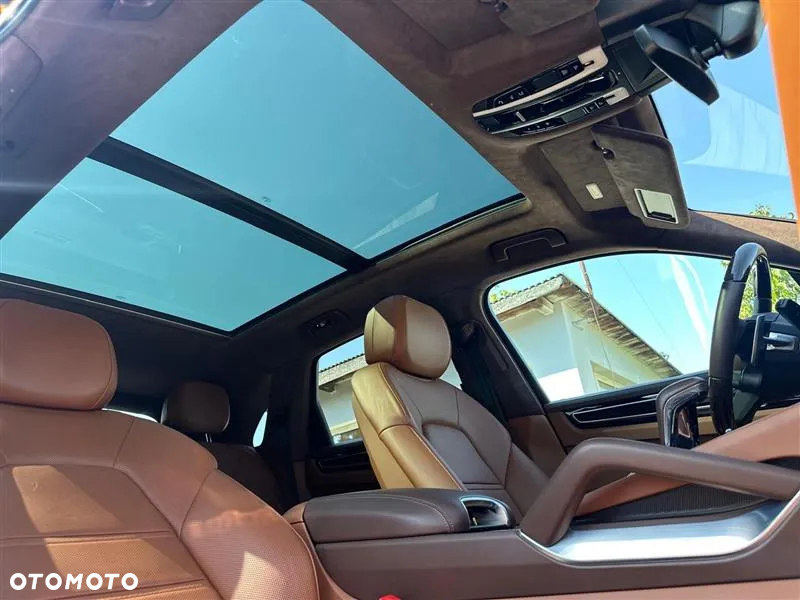 Porsche Cayenne - 9