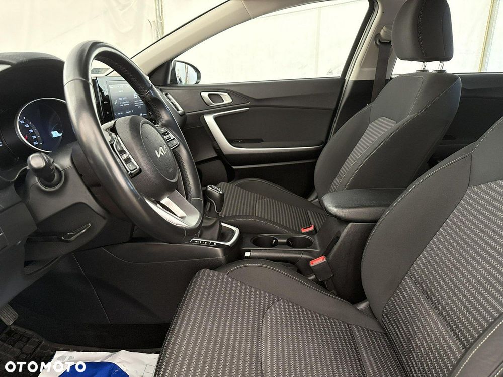 Kia Ceed - 13