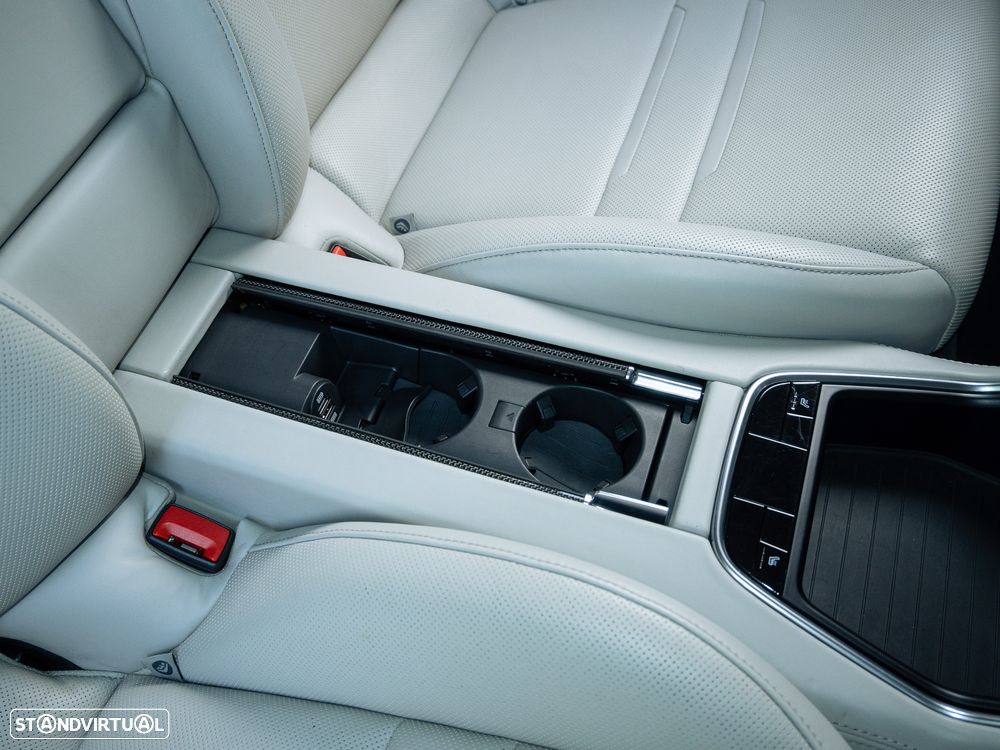 Porsche Panamera Turbo - 48