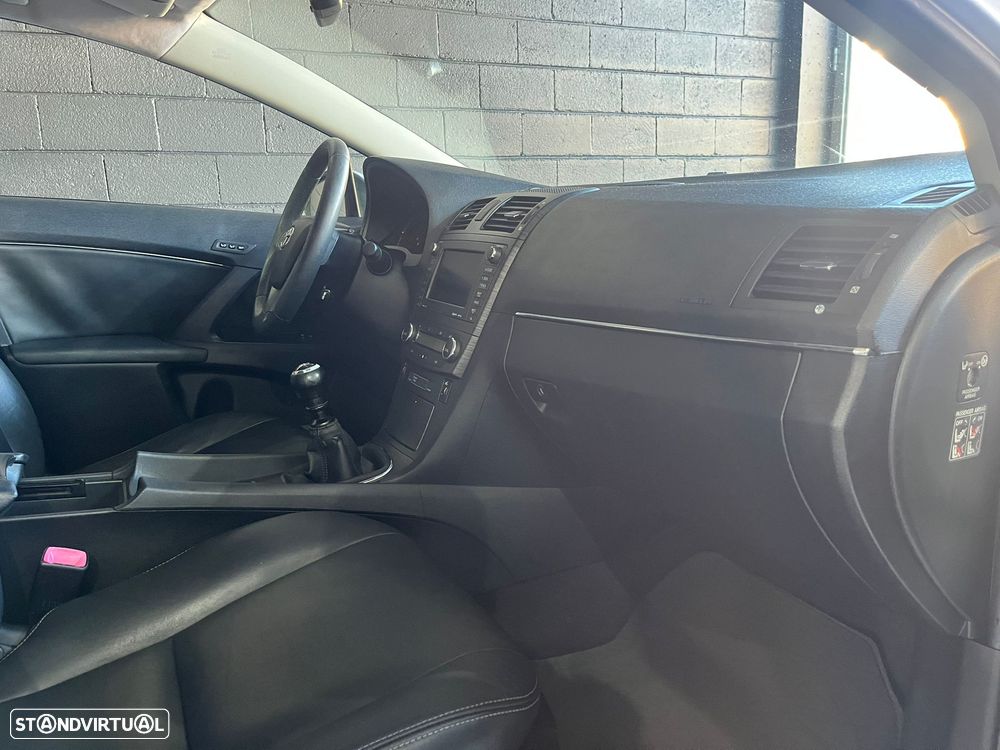 Toyota Avensis SW 2.0 D-4D Exclusive +Pele+GPS - 15