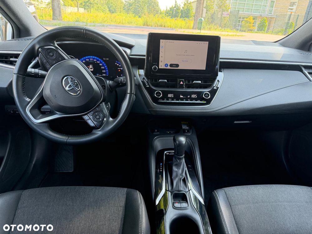 Toyota Corolla 2.0 Hybrid Executive - 12