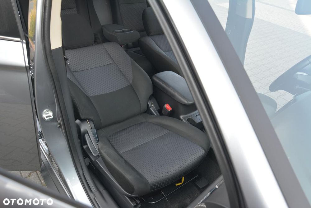 Mitsubishi Outlander 2.2 DID Intense + - 26