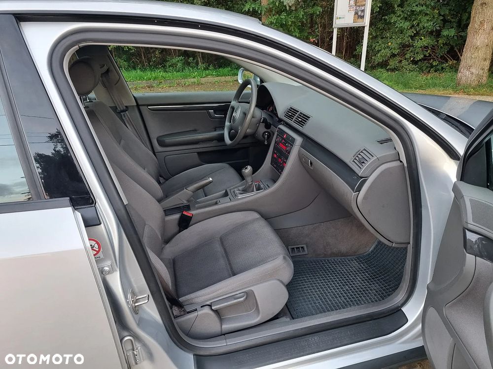 Audi A4 Limousine - 14